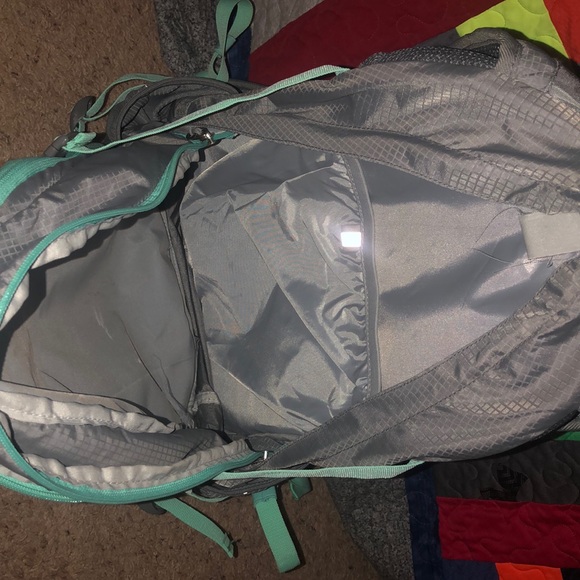 Hiking backpack - Picture 3 of 5